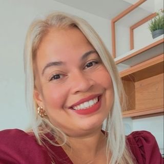 Dra. Carine Souza Santana