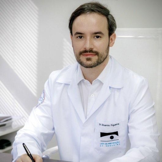 Dr. Eduardo Figueira