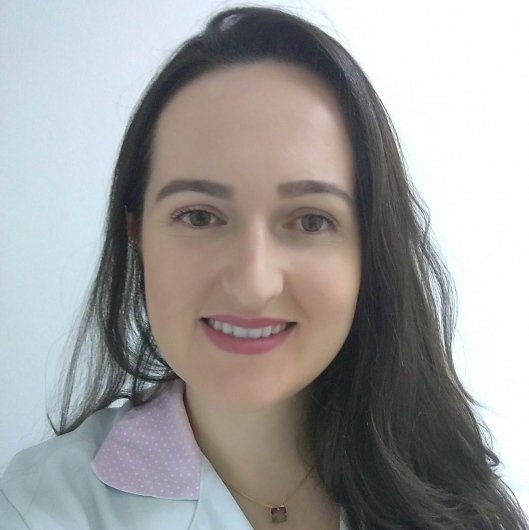 Dra. Renata Back