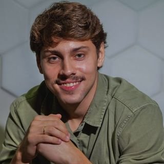 Dr. Gabriel Costa