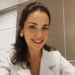 Dra. Carolina Correa