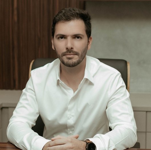 Dr. Vinícius Menezes
