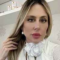 Dra. Mariana Carolina Tirelli Ramos