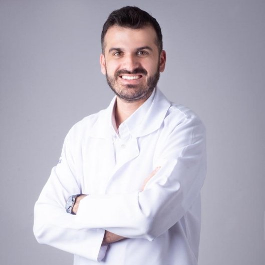 Dr. Gustavo Marcondes Correa