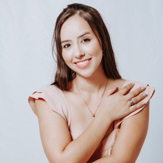 Ana Cláudia Lazarini