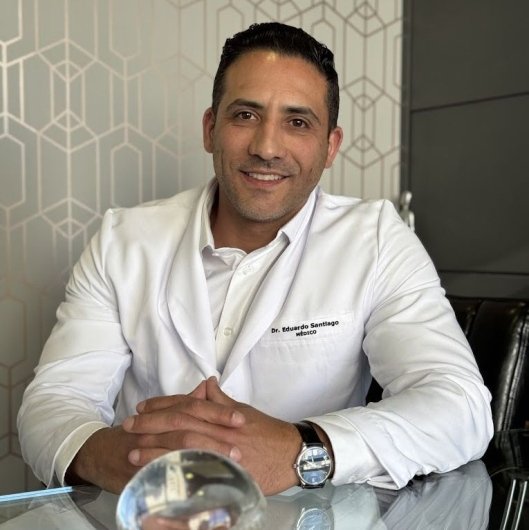 Dr. Eduardo Santiago