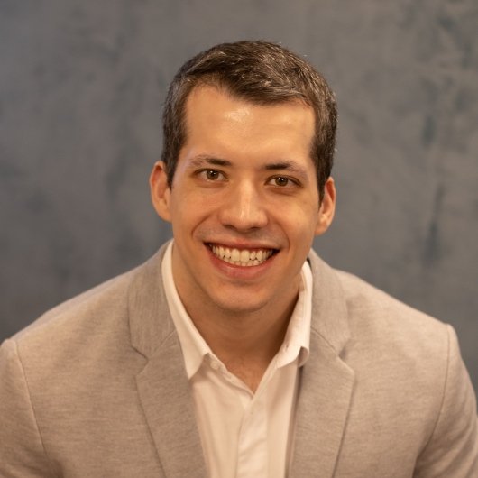 Dr. Caio Gomes Floriano
