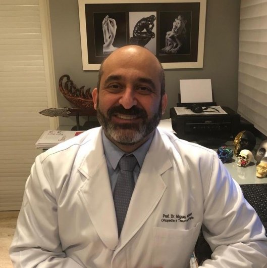 Dr. Miguel Akkari