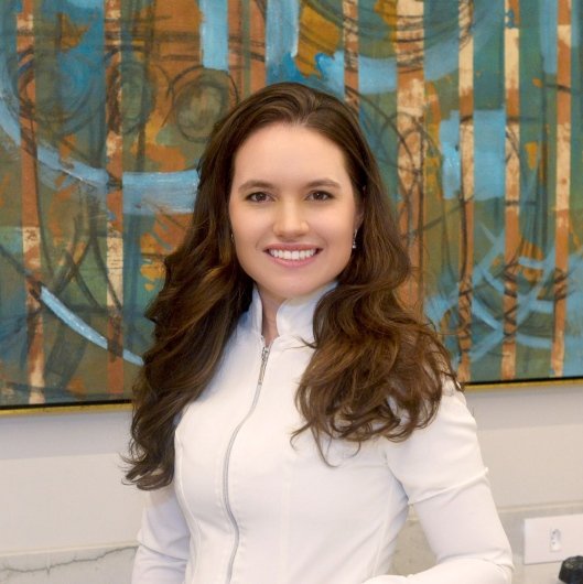 Dra. Giovana Castelli