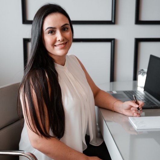 Dra. Camila Deneka Arantes Souza