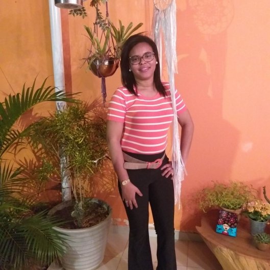 Dra. Anna Suely Damasceno Ferreira