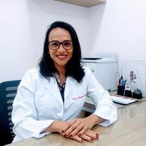 Dra. Adriana Viana