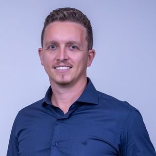 Dr. Robert Muglia