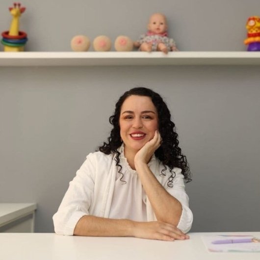 Dra. Flávia Tavares