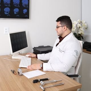 Dr. Bruno Bastos Godoi