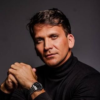 Dr. Murilo Safira
