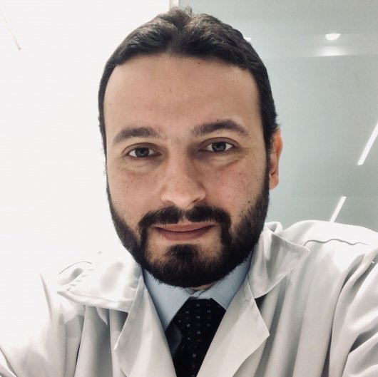 Dr. Raphael Bellio De Franceschi