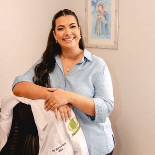 Dra. Andressa Cristina Dos Reis Neves