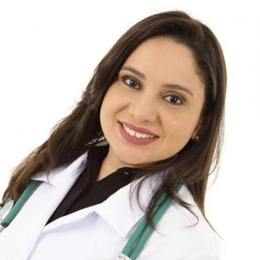 Dra. Karleandra Teixeira