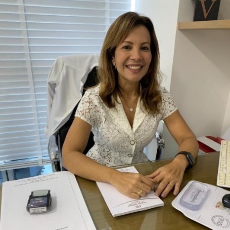 Dra. Flavia Arruda