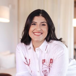 Dra. Isabella Azevedo Queiroz