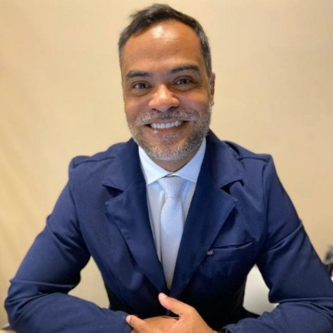 Dr. Gustavo José de Oliveira Sales da Cruz