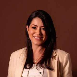 Angélica Reis