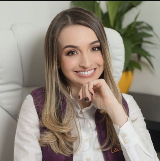 Dra. Carolina Paim Fernandes