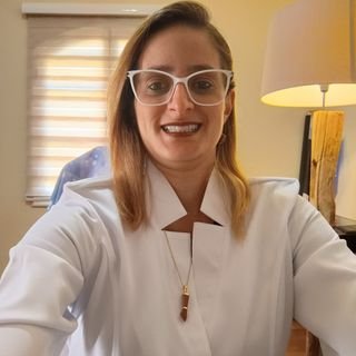 Dra. Camila Almeida