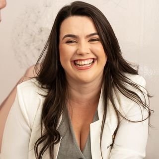 Dra. Anna Laura Marques Nascentes