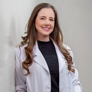 Dra. Ana Caroline Mendonça Cardoso