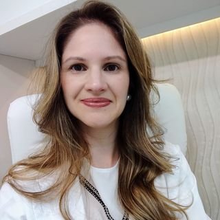 Dra. Camila Farias Cerolli