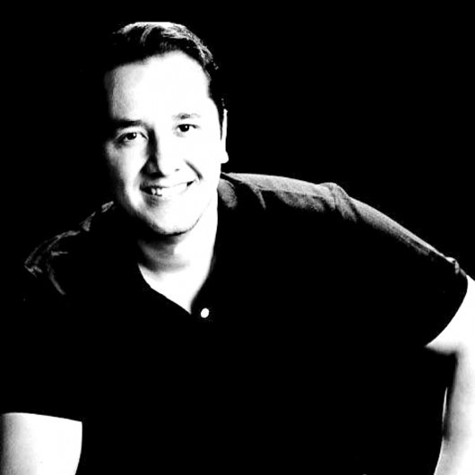 Dr. Mauricio Sequeiros