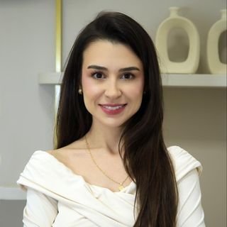 Dra. Aline Fante de Oliveira Carderelli