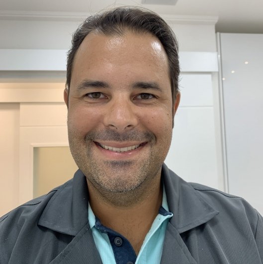 Dr. Thiago Batista Degli Esposti