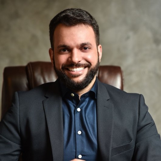 Dr. Lucas Souza