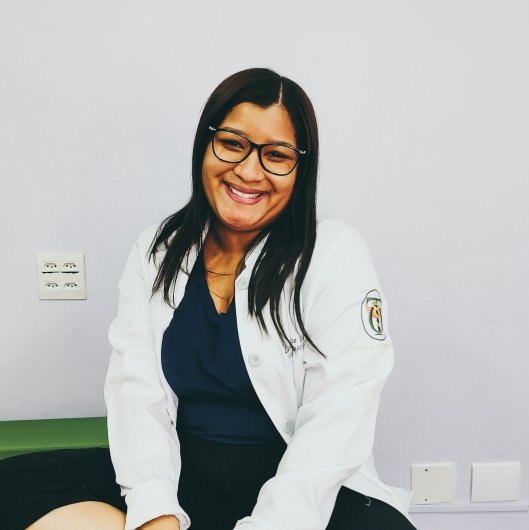 Dra. Lorenne Louyse Calixto
