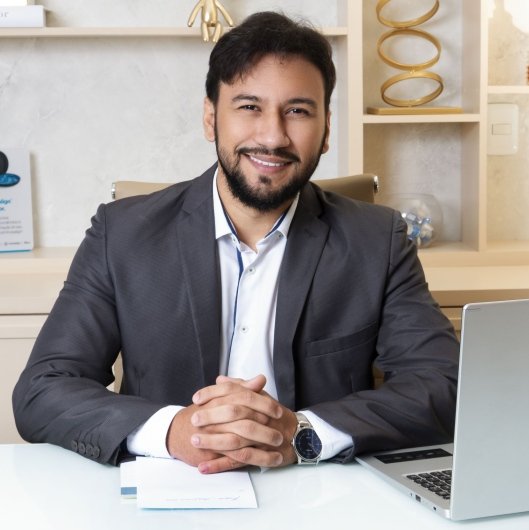 Dr. Marcel Chaves