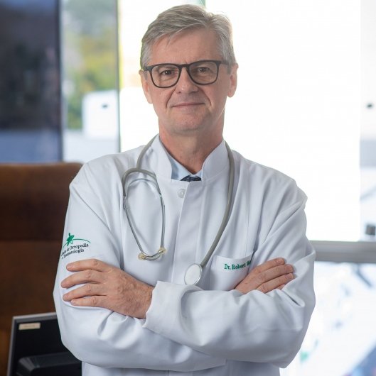 Dr. Robert Wagner