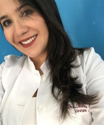Dra. Thais Santos Cerqueira