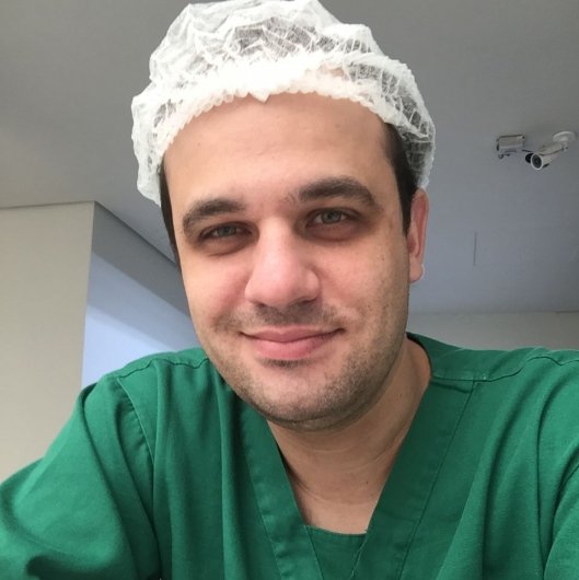 Dr. Mauricio Tarrago Viana