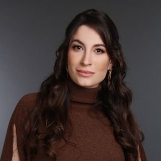 Dra. Paula Assed Estefan Mósso