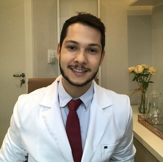 Dr. Gustavo Mazzaro