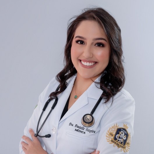 Dra. Danielle Teixeira