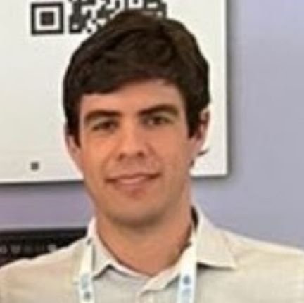 Dr. Daniel Naves