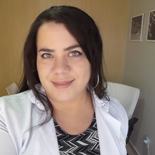Dra. Vivian Gabrielle Barreto Amorim