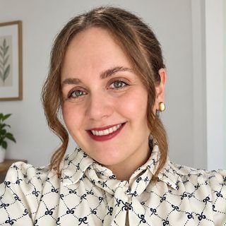 Dra. Julia Moraes Camargo