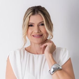 Dra. Maria Cecília De Freitas Teixeira Guedes