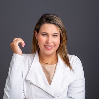 Dra. Débora Carolina Campos Neves Ribeiro