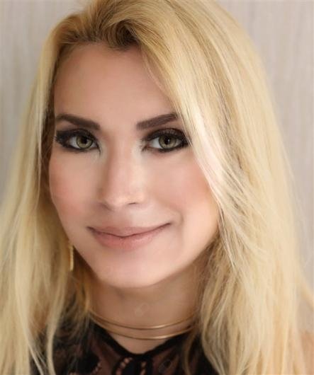Dra. Larissa Viana